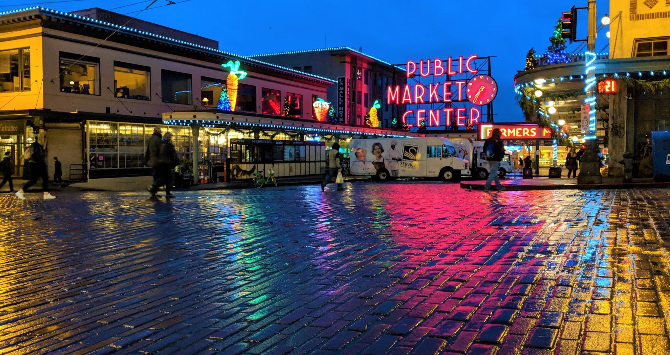 GUIDE TO WARM HOLIDAY LIGHTS AROUND SEATTLE